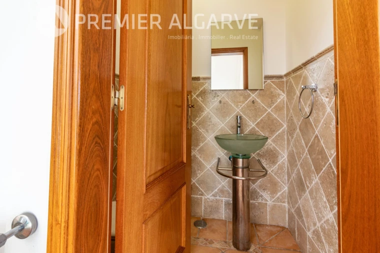 Moradia T4 para Venda em Boliqueime Foto 17