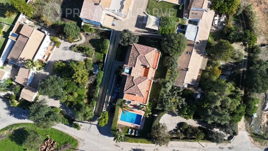 Moradia T4 para Venda em Boliqueime Foto 31