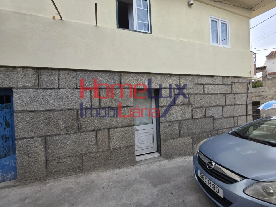 Moradia T4 para Venda em Lajeosa do Dão Foto 2