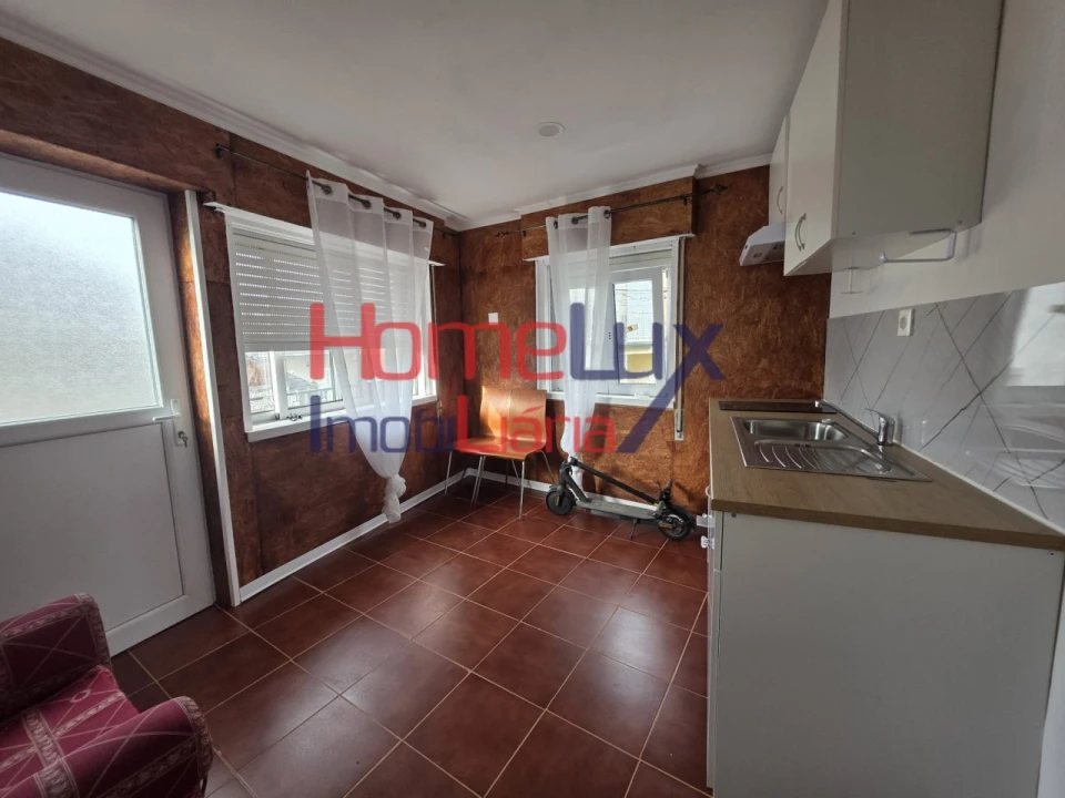 Moradia T4 para Venda em Lajeosa do Dão Foto 7