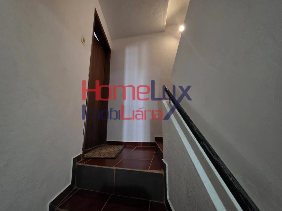 Moradia T4 para Venda em Lajeosa do Dão Foto 11