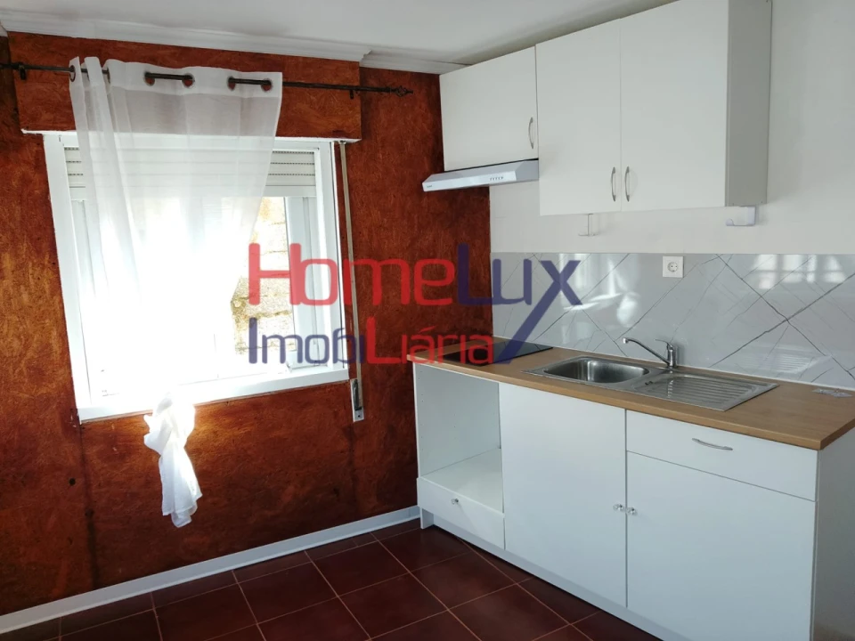 Moradia T4 para Venda em Lajeosa do Dão Foto 33