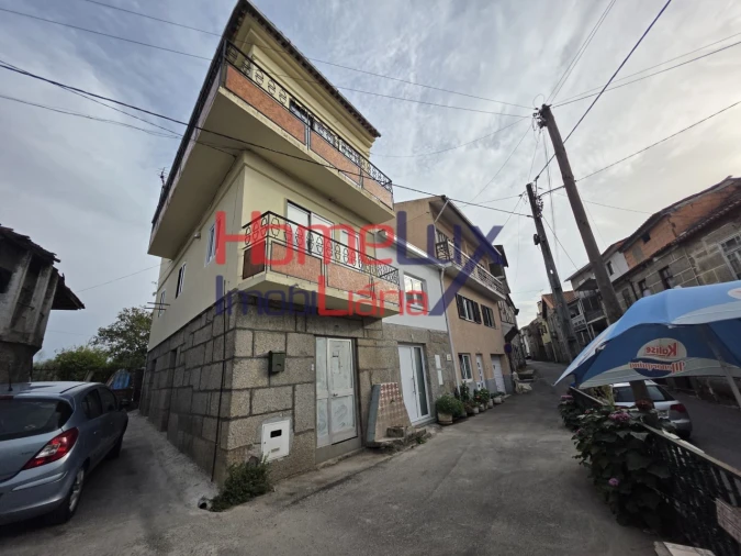 Moradia T4 para Venda em Lajeosa do Dão