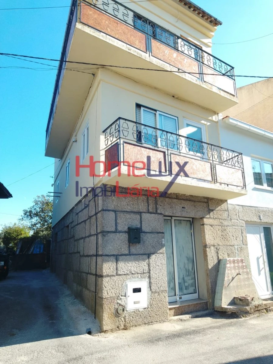 Moradia T4 para Venda em Lajeosa do Dão Foto 4