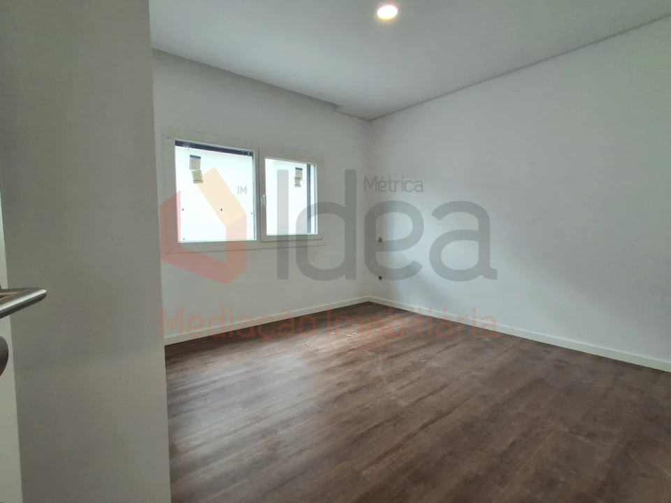 Moradia T3 para Venda em Fernao Ferro Foto 18
