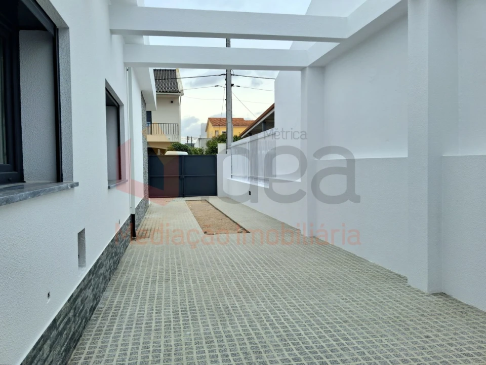 Moradia T3 para Venda em Fernao Ferro Foto 29