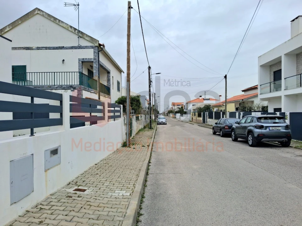 Moradia T3 para Venda em Fernao Ferro Foto 34