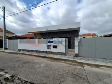 Moradia T3 para Venda em Fernao Ferro