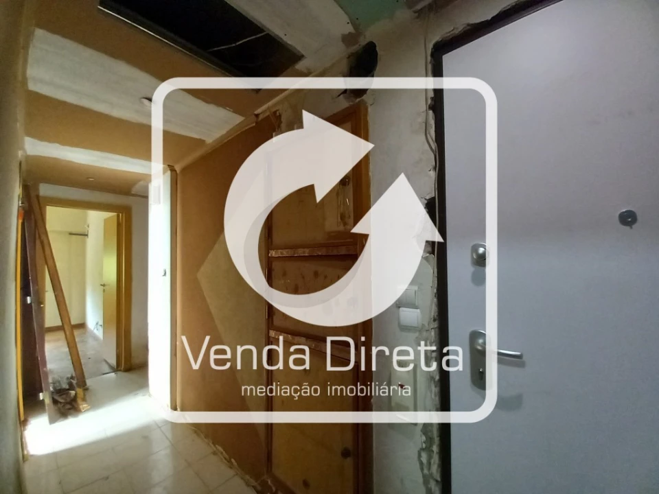 Apartamento T2 para Venda em Póvoa de Santo Adrião e Olival Basto Foto 6