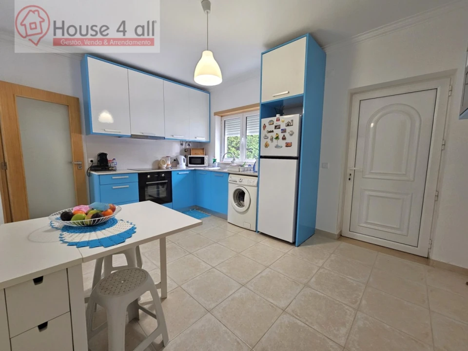 Apartamento T3 para Venda em Tornada e Salir do Porto Foto 1