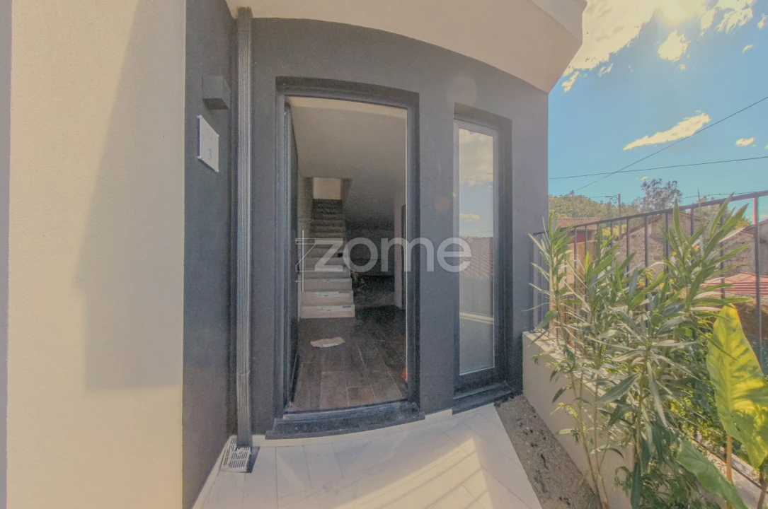 Moradia T2 para Venda em Ribeira Foto 3