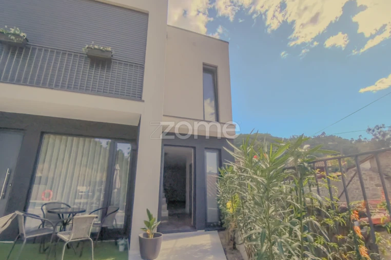 Moradia T2 para Venda em Ribeira Foto 2