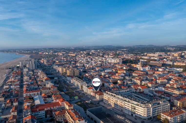 Moradia T4 para Venda em Espinho Foto 6
