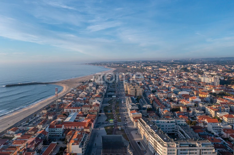 Moradia T4 para Venda em Espinho Foto 17