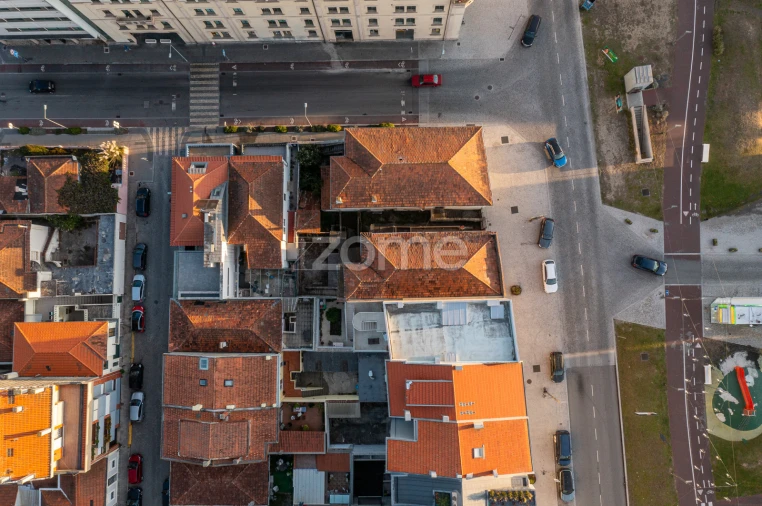 Moradia T4 para Venda em Espinho Foto 12