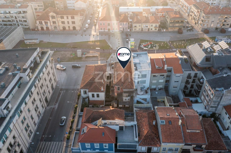 Moradia T4 para Venda em Espinho Foto 13