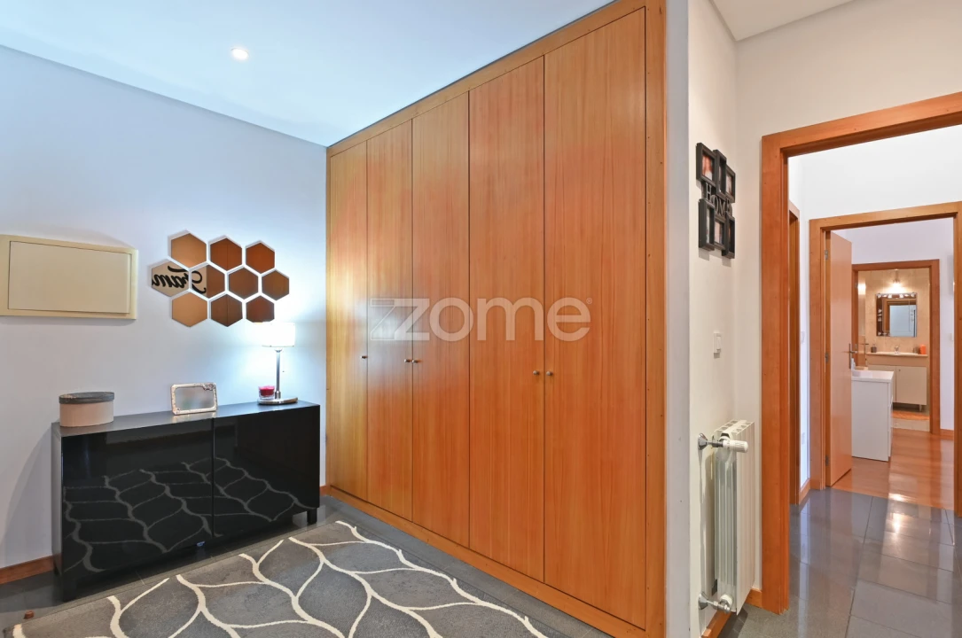 Apartamento T2 para Venda em Castêlo da Maia Foto 4