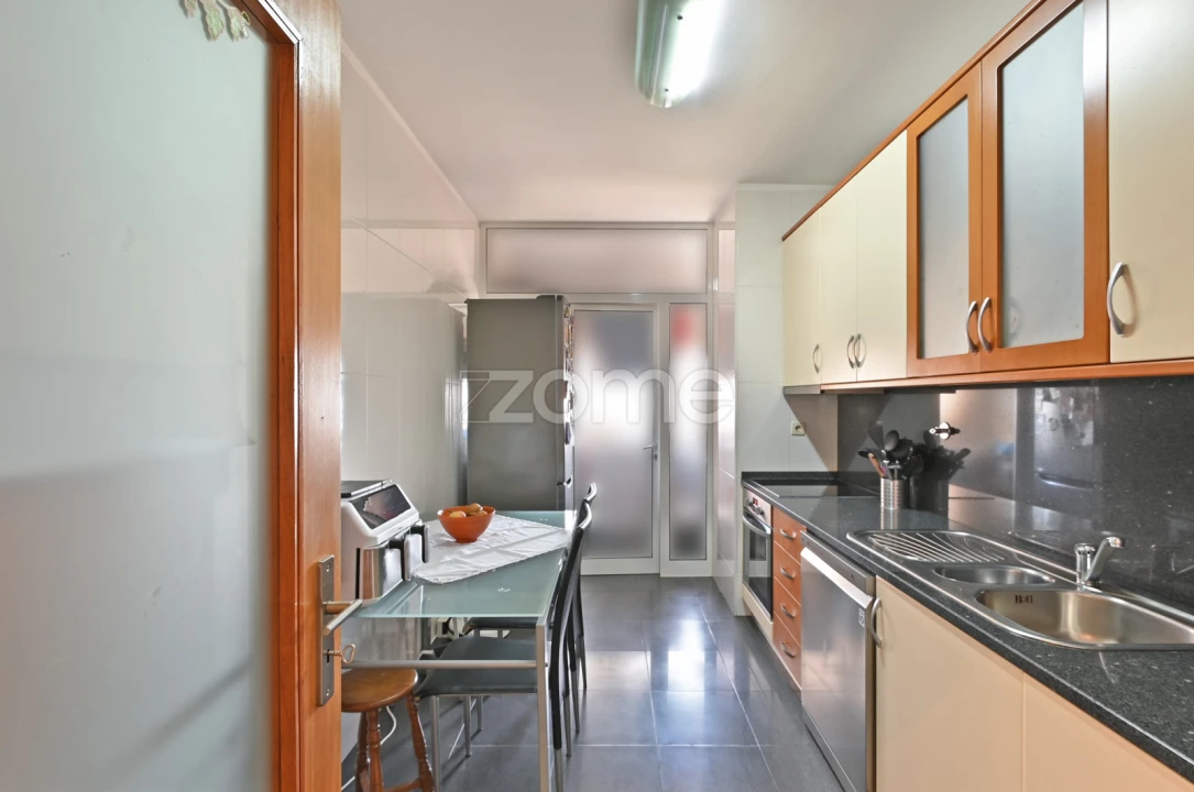 Apartamento T2 para Venda em Castêlo da Maia Foto 11