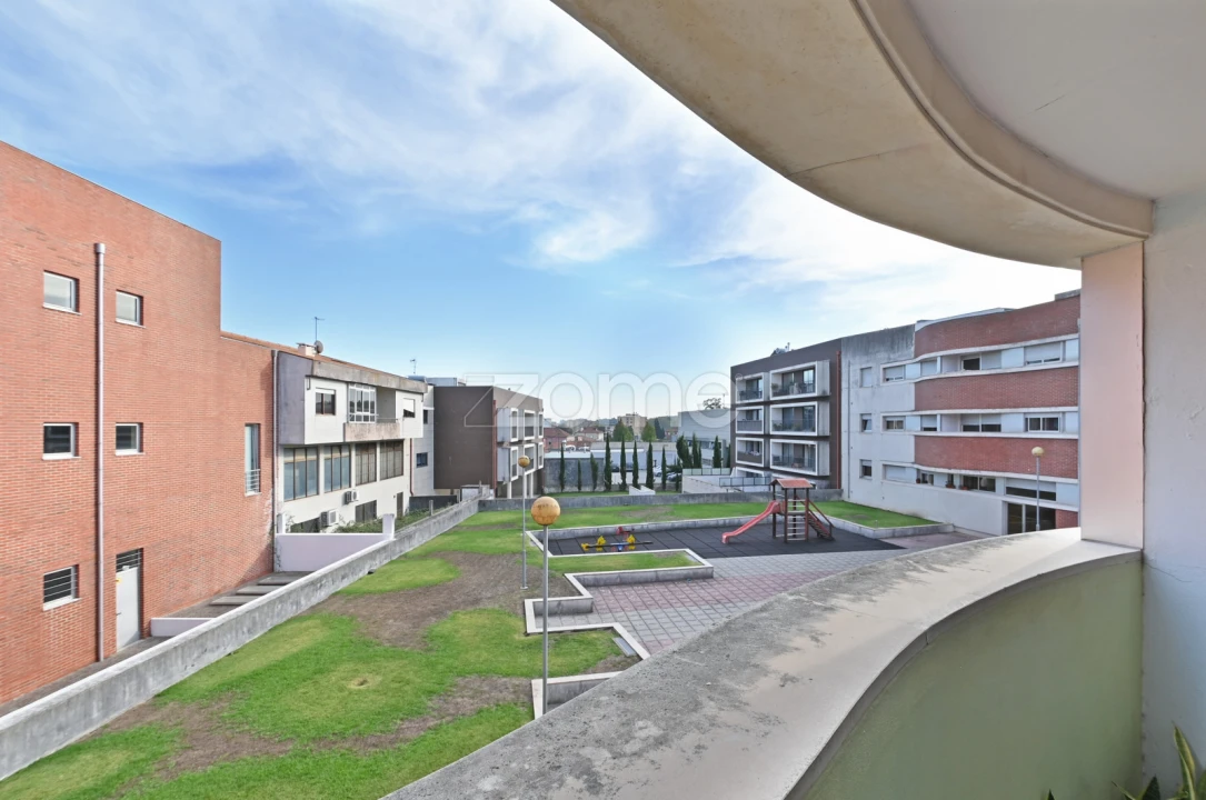 Apartamento T2 para Venda em Castêlo da Maia Foto 7