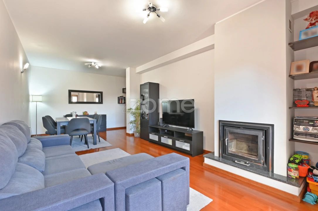 Apartamento T2 para Venda em Castêlo da Maia Foto 9