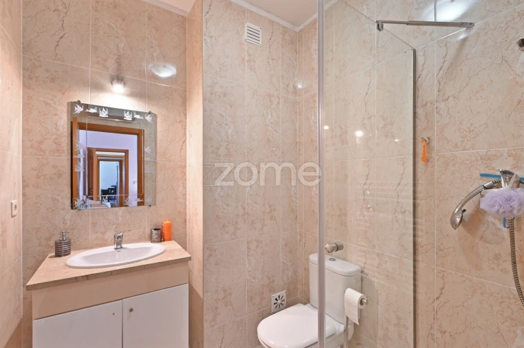 Apartamento T2 para Venda em Castêlo da Maia Foto 21