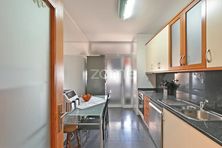 Apartamento T2 para Venda em Castêlo da Maia Foto 11