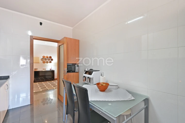Apartamento T2 para Venda em Castêlo da Maia Foto 13
