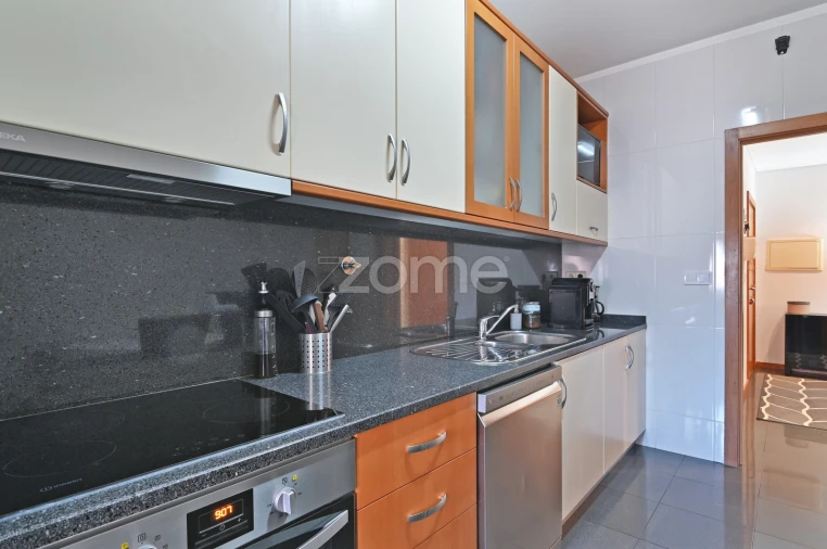 Apartamento T2 para Venda em Castêlo da Maia Foto 12