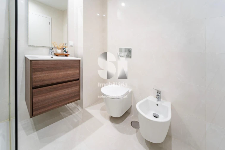 Apartamento T2 para Venda em Parceiros e Azoia Foto 21