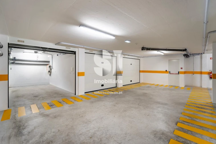 Apartamento T2 para Venda em Parceiros e Azoia Foto 31