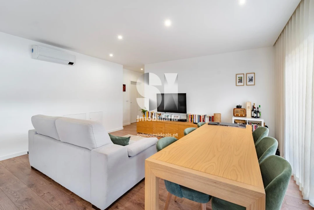 Apartamento T2 para Venda em Parceiros e Azoia Foto 4