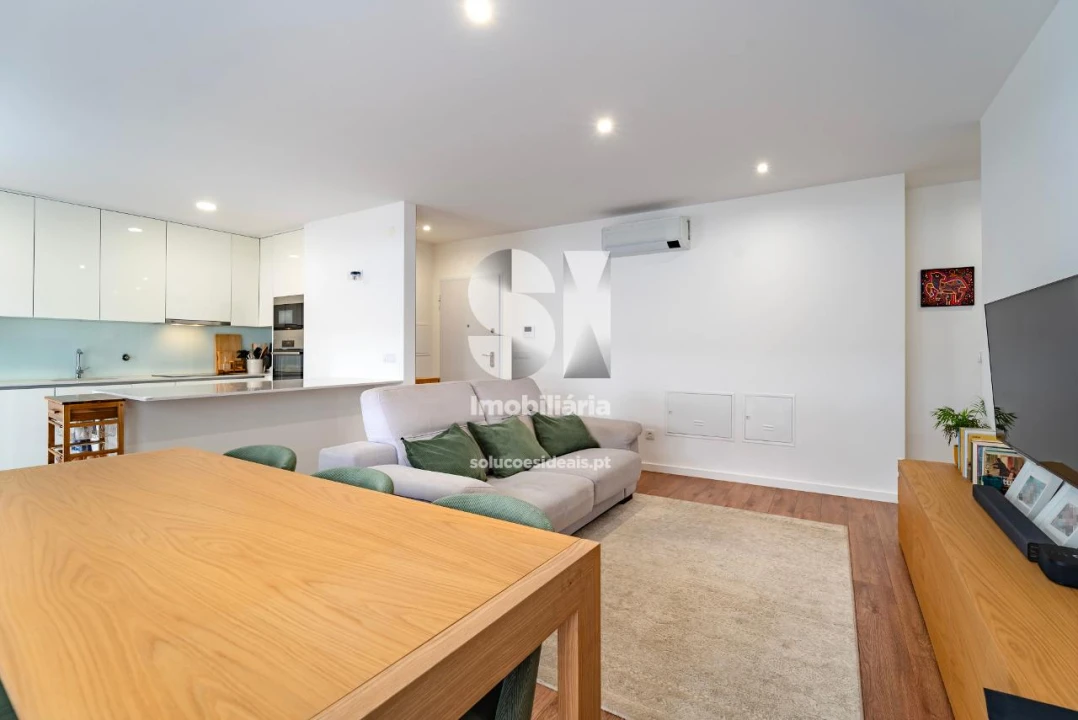 Apartamento T2 para Venda em Parceiros e Azoia Foto 9