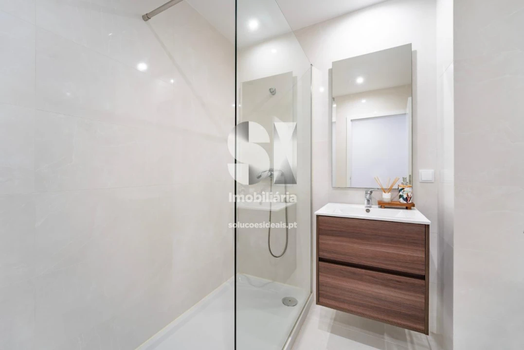 Apartamento T2 para Venda em Parceiros e Azoia Foto 20