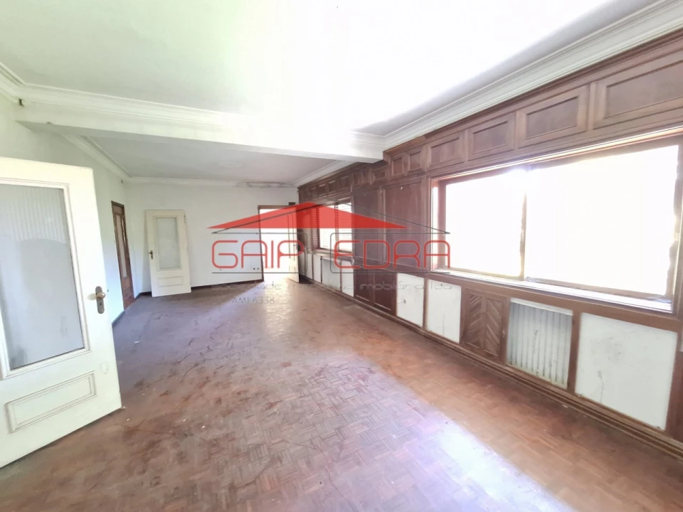 Moradia T6 para Venda em São João da Madeira Foto 28