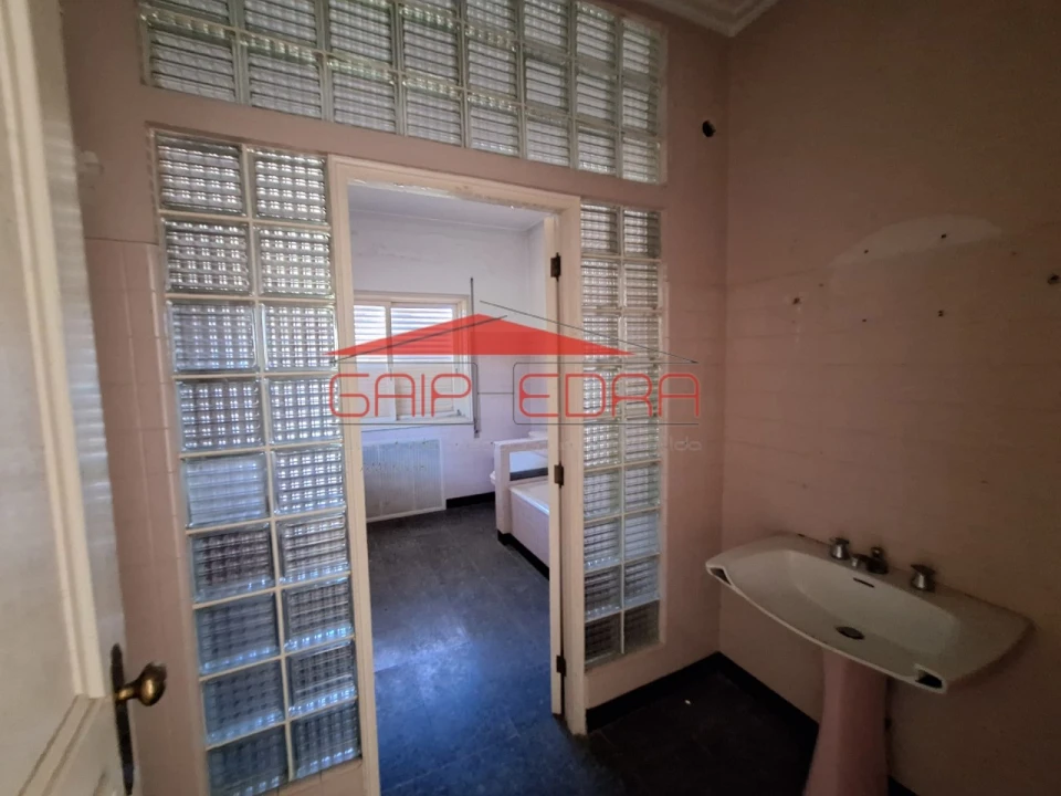 Moradia T6 para Venda em São João da Madeira Foto 42