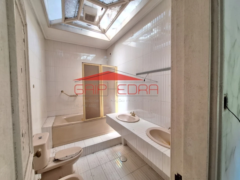 Moradia T6 para Venda em São João da Madeira Foto 43