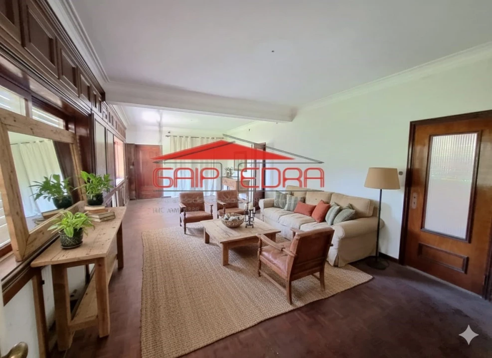 Moradia T6 para Venda em São João da Madeira Foto 5