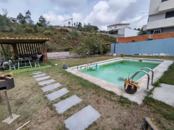 Moradia T5 para Venda em Alfena Foto 6