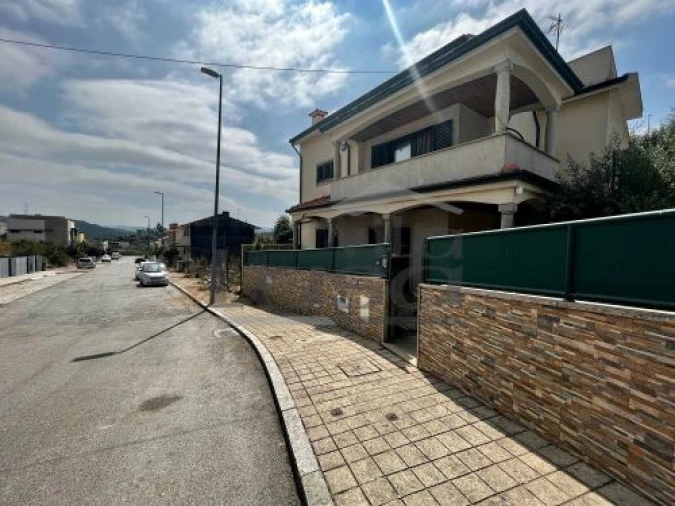 Moradia T5 para Venda em Alfena Foto 23