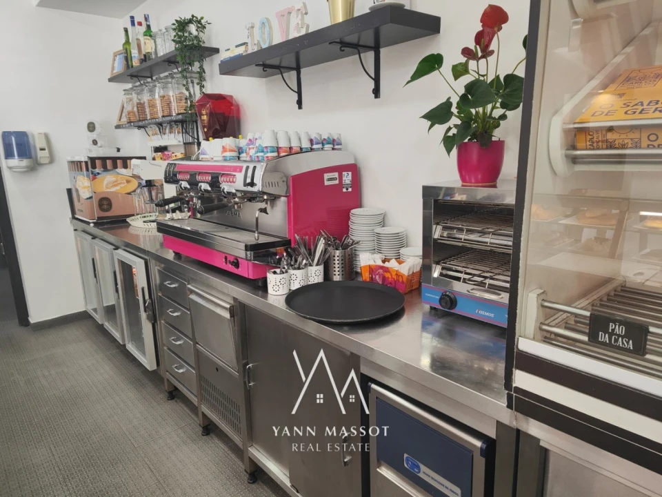 Loja para Trespasse em Oeiras e São Julião da Barra, Paço de Arcos e Caxias Foto 9