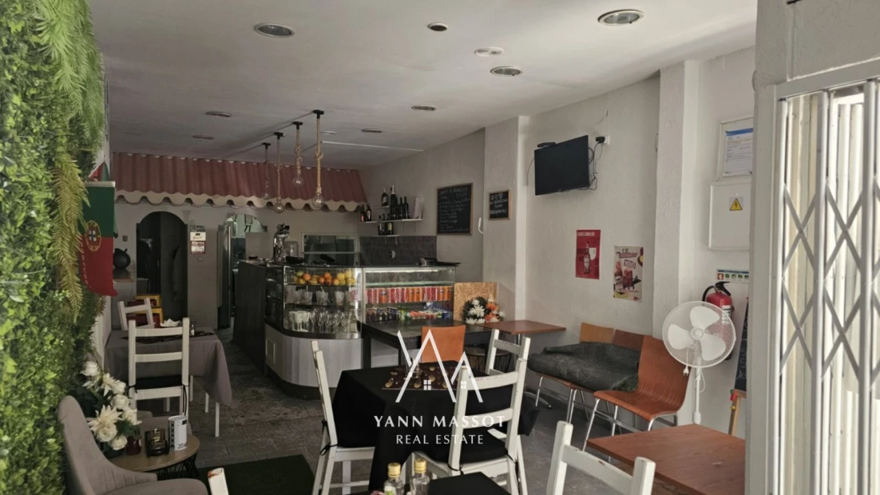 Loja para Venda em Almada, Cova da Piedade, Pragal e Cacilhas Foto 3