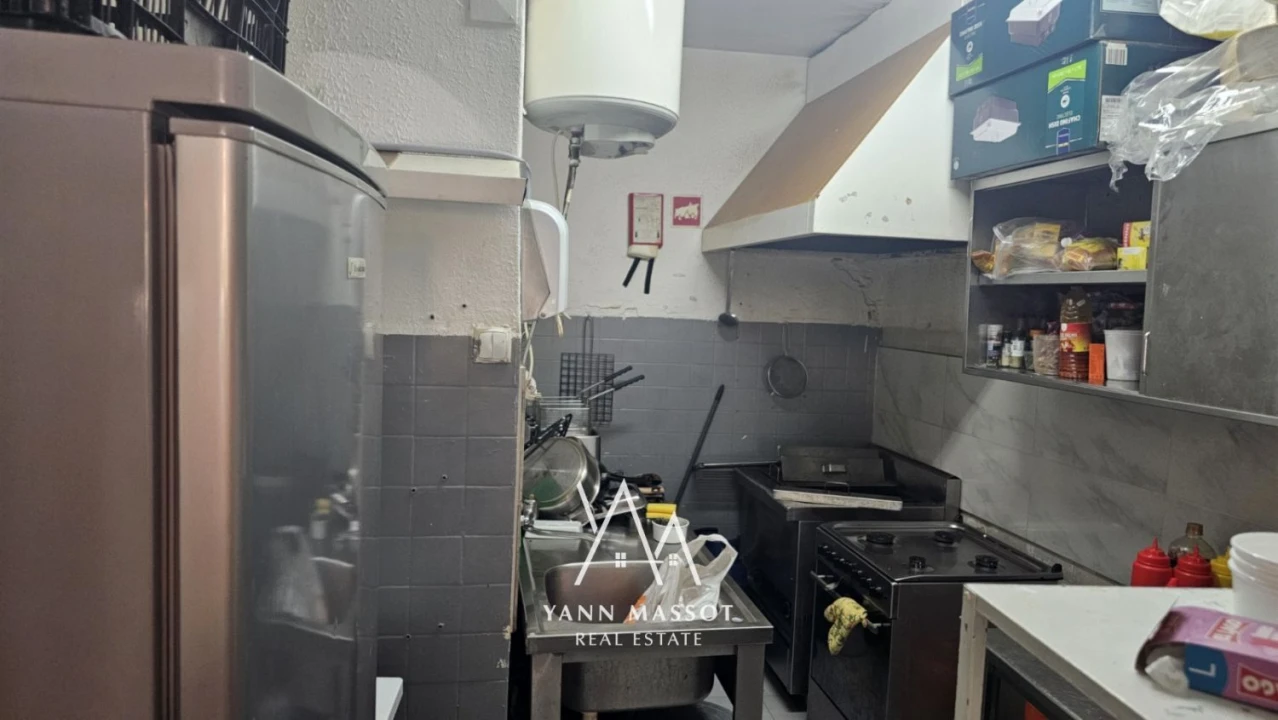 Loja para Venda em Almada, Cova da Piedade, Pragal e Cacilhas Foto 9