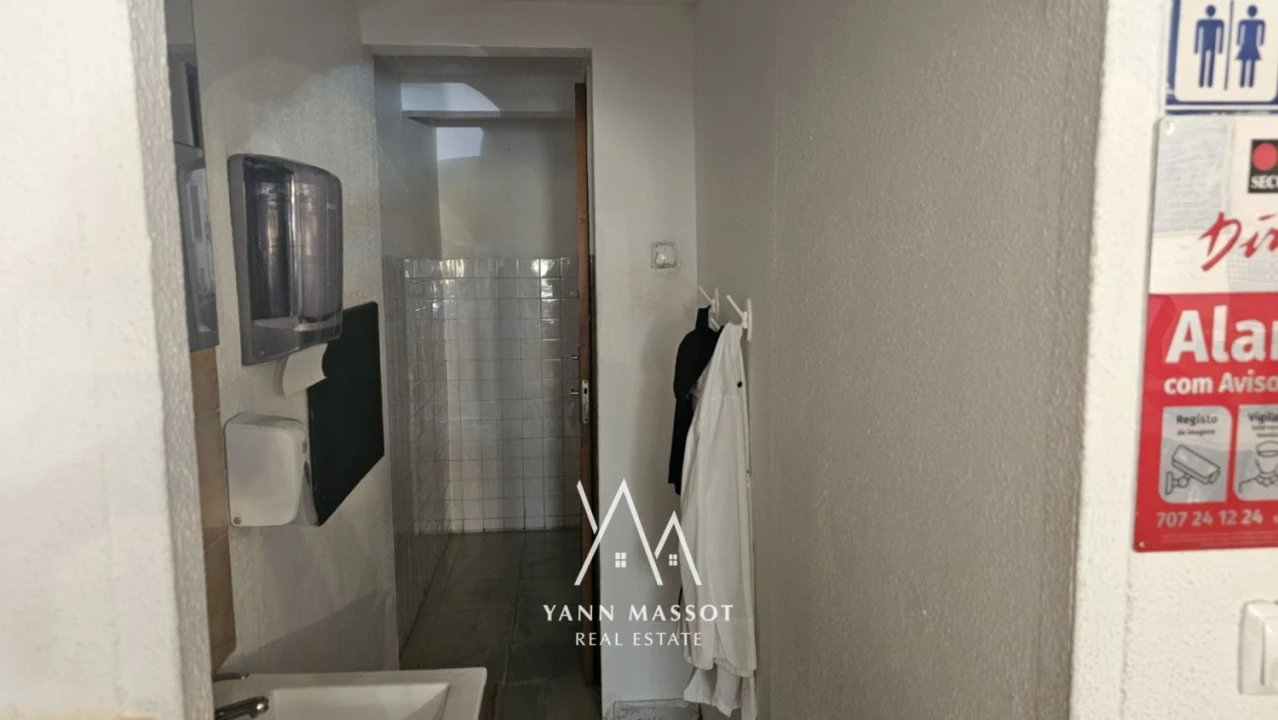 Loja para Venda em Almada, Cova da Piedade, Pragal e Cacilhas Foto 10