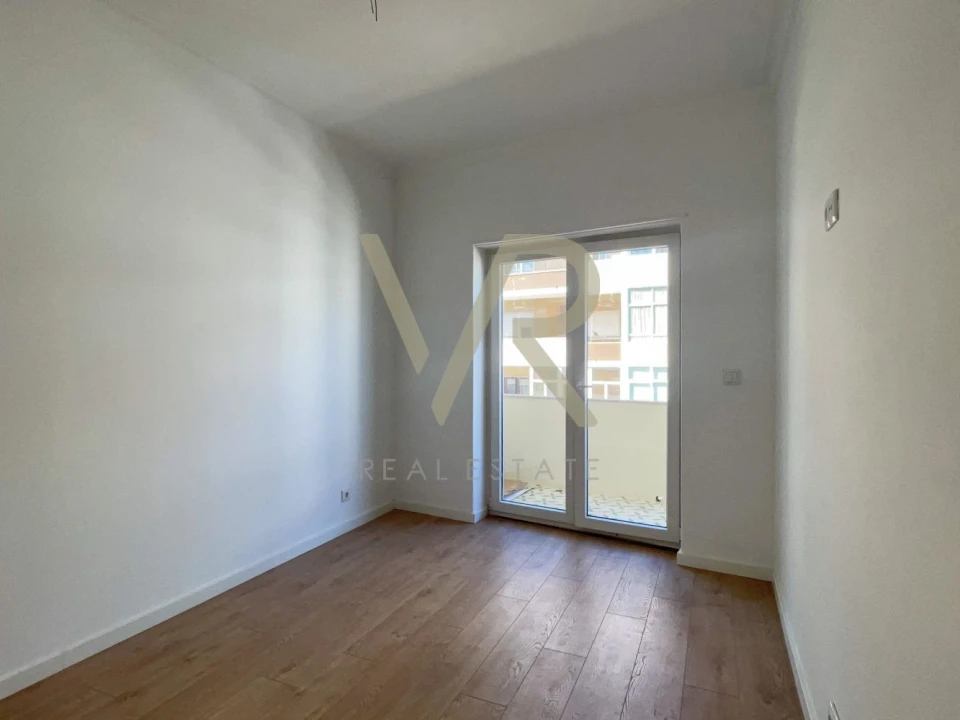 Apartamento T2 para Venda em Almada, Cova da Piedade, Pragal e Cacilhas Foto 13