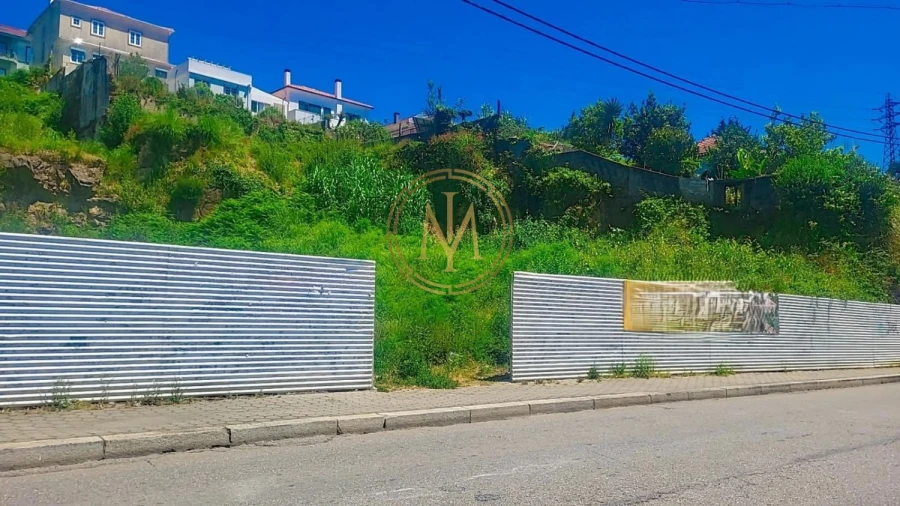 Terreno para Venda em Mafamude e Vilar do Paraíso Foto 1