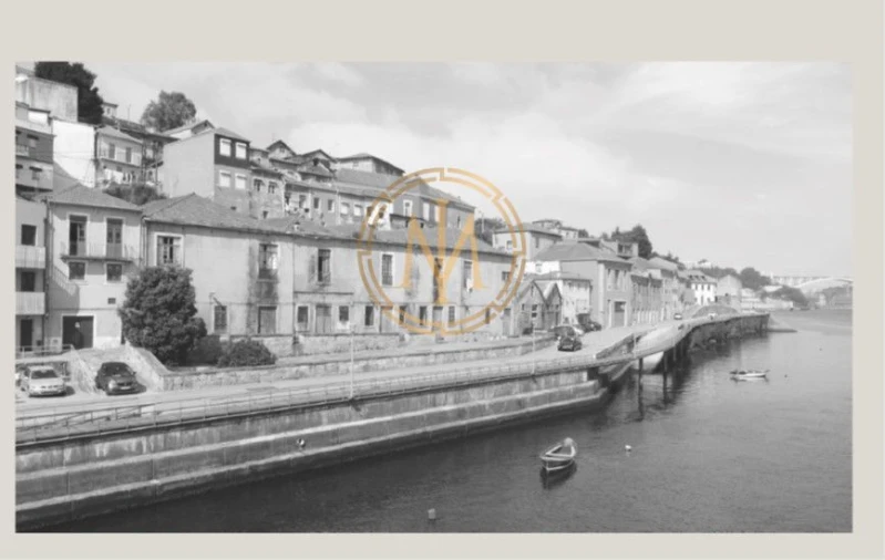 Loja para Venda em Santa Marinha e São Pedro da Afurada Foto 2