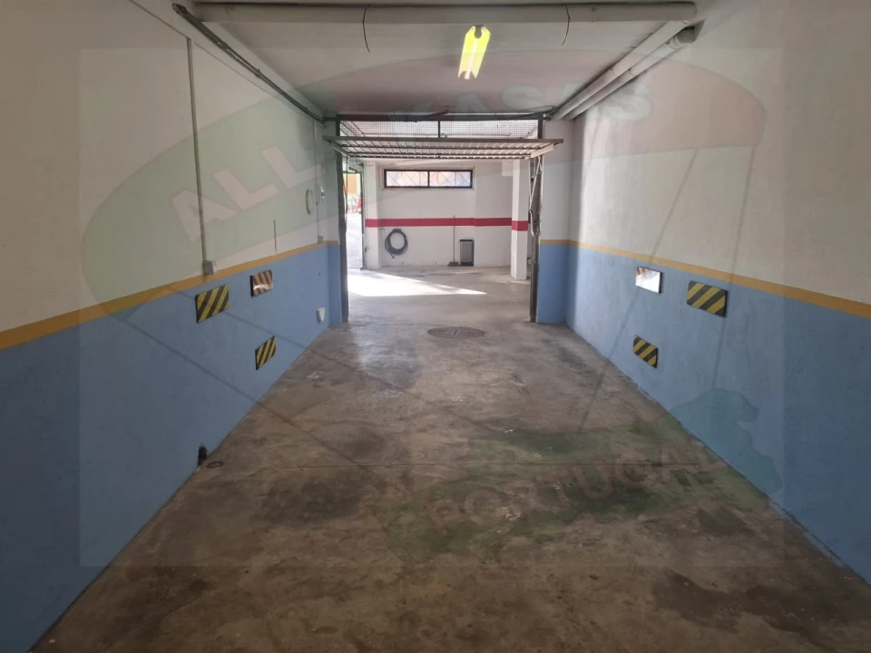 Garagem para Venda em Algueirão-Mem Martins Foto 1