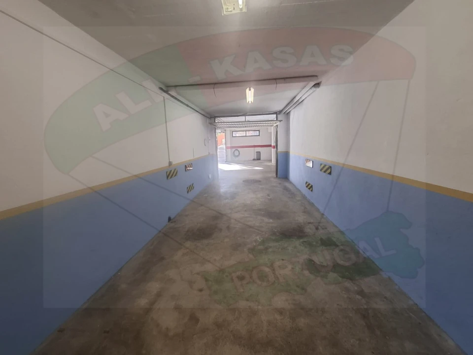 Garagem para Venda em Algueirão-Mem Martins Foto 3