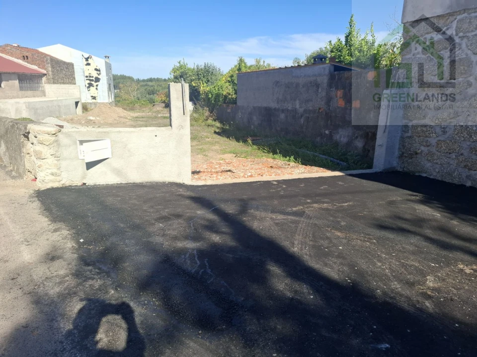 Moradia T2 para Venda em Candosa Foto 3