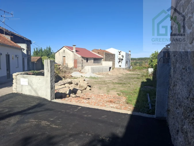 Moradia T2 para Venda em Candosa Foto 1